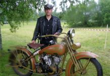 Raasiku oma meeste vanatehnika maakaitsepäeval