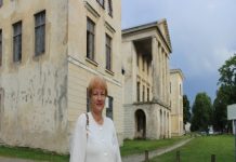 Kunstiakadeemia tudengid uurivad Kolga mõisa peahoonet