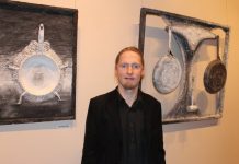 Raasiku kunstnik MOYO EIVAS avas pannidega maalide näituse