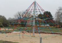 Raasiku mänguväljak sai võrkpüramiidi