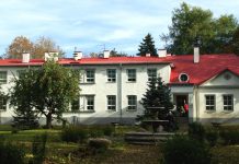 Pikavere mõisa katuse remont lükkub edasi