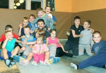 Anija Maadlusklubi treenib raamatukogu endistes ruumides