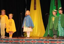 Raasiku lasteaed kogus teatripäeval pilliosturaha