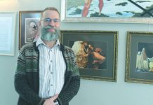 Saunja kunstnik AIVAR JUHANSON avas näituse Kuusalu rahvamajas