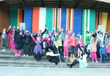 Ida-Harju volbripidudel tehti näidendit ja mängiti lastega