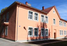 Kehra Lastetare fassaad on osaliselt uuendatud