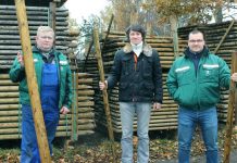 Kehras treitud poste on Tallinna loomaaias ja ka Prantsusmaa hobusekoplites