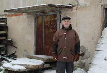 Raasiku puidutootja on lagunemisohtlikus raudteehoones hädas varastega