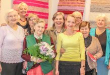 Raasiku kangaring tegi näituse „Vana uueks”