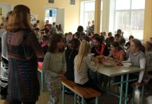 Kuusalu kooli söökla on jäänud kokkadele ja õpilastele kitsaks