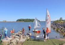 Esmakordselt Ida-Harjus – purjetamiskool Hara sadamas, Optimistid ja Laserid seilavad lahel