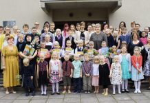 Vihasoo koolis andis aabitsad kätte president KERSTI KALJULAID