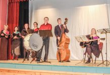 Kuusalurahva Teater pani lavastaja laulud plaadile „Küll mõni poiss võib ilus olla“