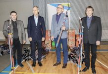 Olümpiakomitee kinkis Kehra, Kuusalu ja Kiili koolile suusad