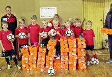 Raasiku Lionsid aitasid üle Eesti laiali jagada 2000 paari jalgpallijalanõusid