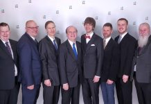 Lüü-Türri mehed laulsid presidendi vastuvõtul ERMis