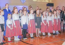 Kultuurijuht ja koolipere korraldasid Alavere rahvale Eesti 100. sünnipäeva peo