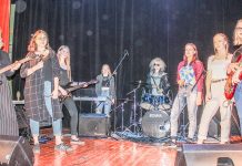 Kehra bändiringi esimene pääsuke – tüdrukutebänd KellViisKeldris