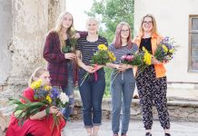 Kolga noored esitasid kohalikele näidendi mõisa keelatud toast