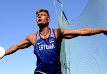 Parasportlane EGERT JÕESAAR unistab võistlusel 50meetrisest kettakaarest