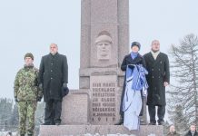 Lahinguvälja mälestussamba avamisel oli umbes 1000 inimest