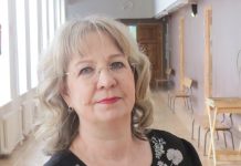 President tunnustab Kehra kooli õppealajuhatajat KAJA SARAPUUD teenetemärgiga