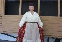 TIIU KOITLA Kehrast läheb laulu- ja tantsupeole enda tehtud rahvariietega