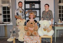 Kolga K.U.B.U. teatri lavastus „Uus raadio“ räägib noore õpetaja elust