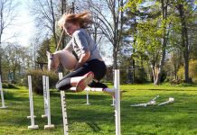 Kolga koolis saab tutvuda uue spordialaga – kepphobustel hüppamisega