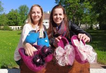 Anija mõisa meenekonkursi võidutöö on mõisarahva sussid