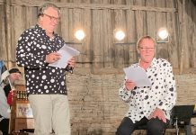 Kolgas on mõisa rehehoonesse tehtud teater