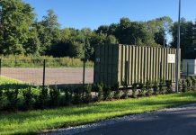 Soojatootja kinkis Aruküla jäätmejaama ette hekiistikud