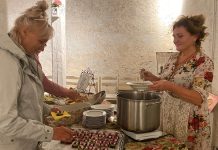 Põhja-Eesti toidu märgisega mõisakohvik tutvustas Anijal mihklipäeva toite