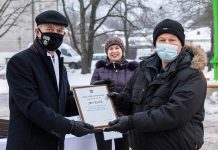 Anija valla teenetemärgid anti üle Kehra linnaväljakul