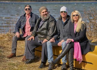 Kuusalu noorte bändiringi juhendaja REIN T. REBANE teeb sõpradega enda laulude plaati