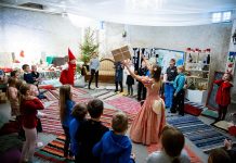 Anija mõisa jõulumaa külastajad osalesid mõisapreili jõuluetenduses