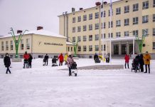 Valla beebipidu oli Kehra linnaväljakul