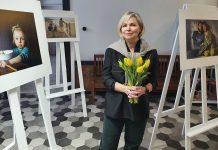 ELINA KOSTABI välismaal eksponeeritud fotonäitus Kehras