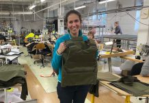 Vabatahtlike abiga õmmeldi Kehras Ukraina kaitsjatele ligi 100 kuulivesti