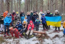 Ubari giidid viisid Ukraina õpetajad Rummu rabasse matkale