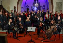 Tormise-selts, kammerkoor ja noortekoor tegid kontserdiga Kuusalu rahvale jõulukingituse