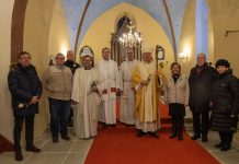 Peapiiskop õnnistas Kuusalu kiriku uue vitraažakna