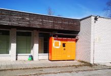 Alaveres on Omniva statsionaarne pakiautomaat