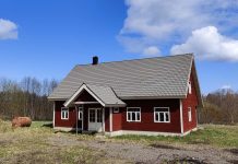 Kuusalu vallavalitsus plaanib Kodasoo poolelioleva külamaja teha kasutuskõlblikuks