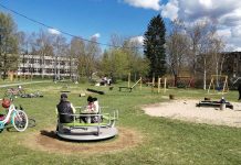 Aruküla kivilinna mänguväljak sai täiendust