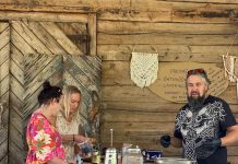 Laagri talu pererahvas Pillapalus osales avatud talude päeval kodukohvikuga