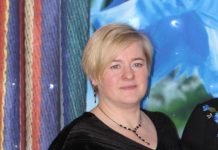 Raasiku rahvamaja juhataja on ANGELA ALLIK