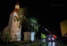 Põlispärn vajus Kuusalu kiriku tornile enne tormi