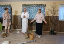 Kõnnu külamajas esietendus komöödia „Redel“