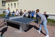 Kehra kooli ees on lauatenniselaud